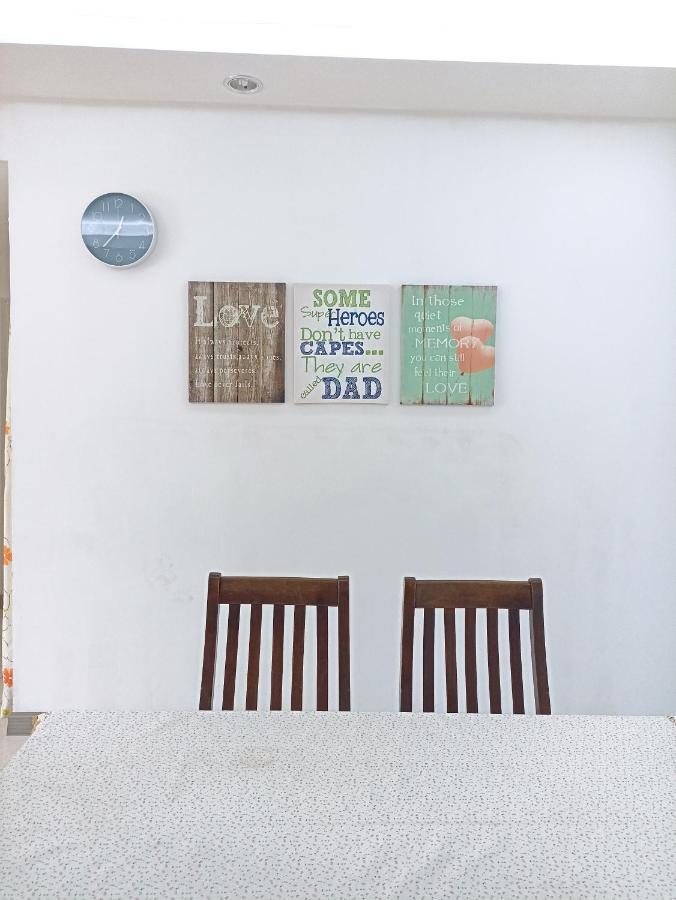 קאג'אנג Tropika Homestay Bangi With 3 Bedrooms מראה חיצוני תמונה