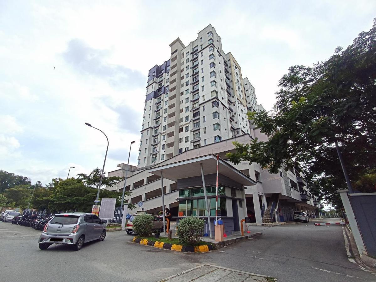 קאג'אנג Tropika Homestay Bangi With 3 Bedrooms מראה חיצוני תמונה