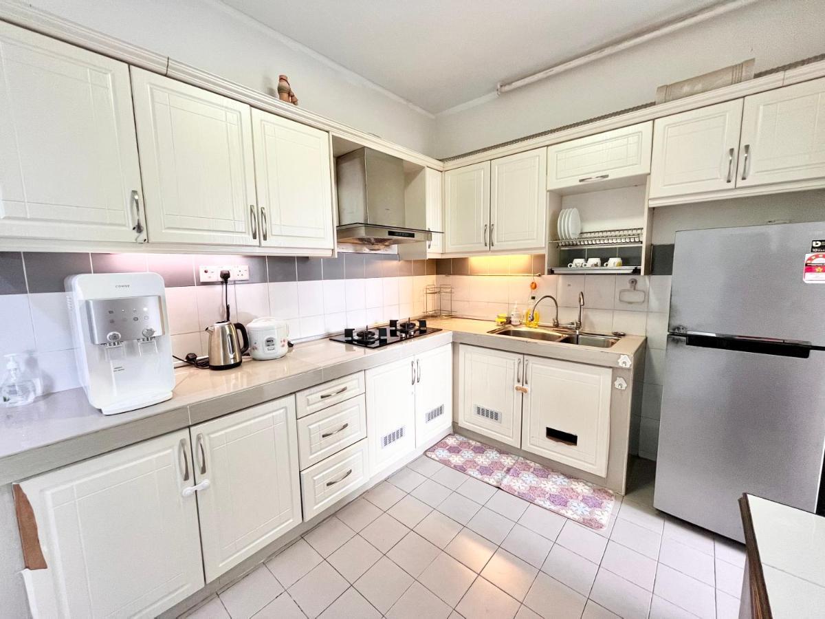קאג'אנג Tropika Homestay Bangi With 3 Bedrooms מראה חיצוני תמונה